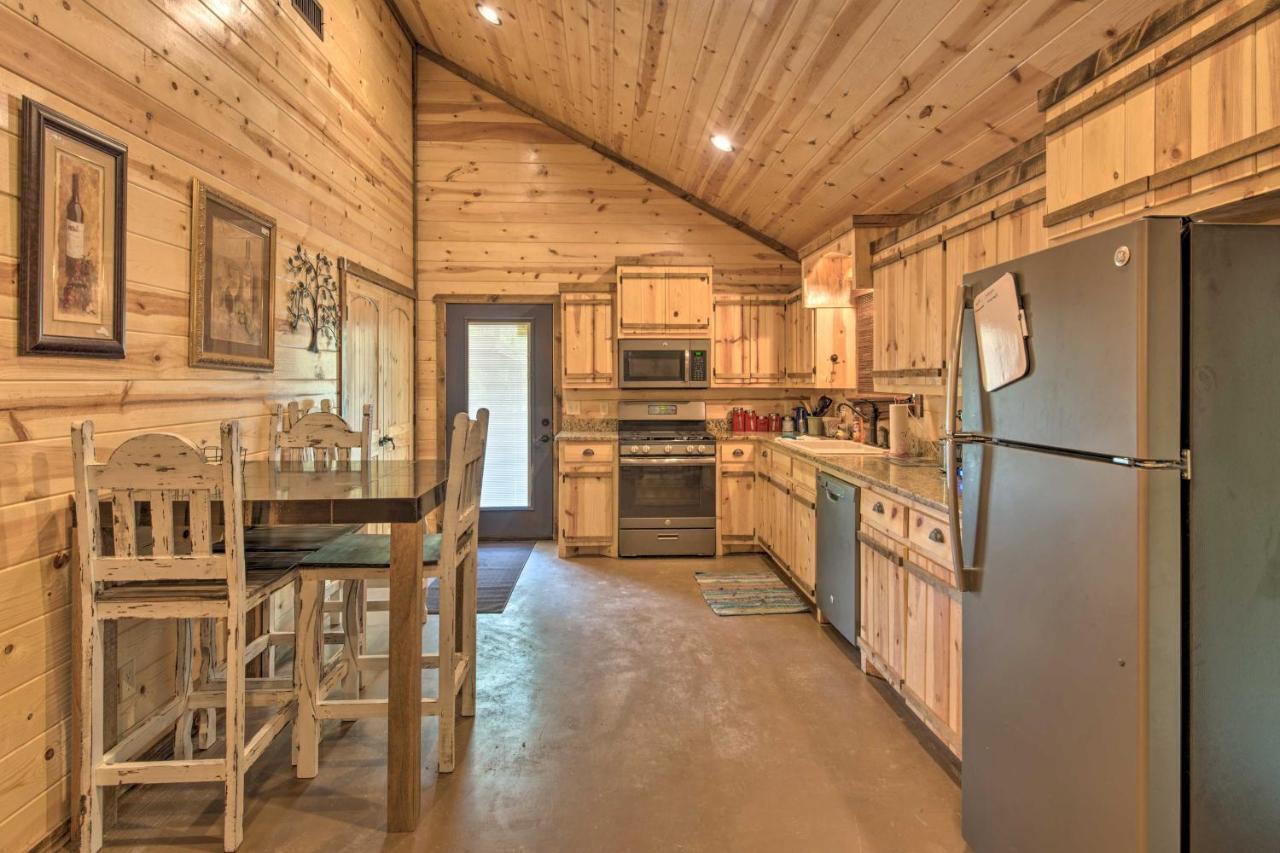 Cabin With Hot Tub Near Broken Bow Lake And Hiking Exterior foto